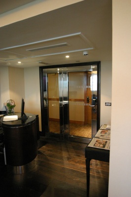 Entrance door to Club Lounge, Glasgow Crowne Plaza